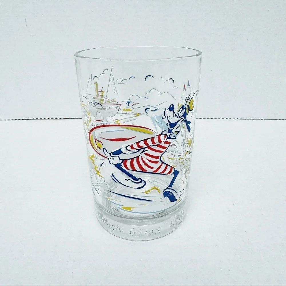 Walt Disney World USA - 25th Anniversary Goofy Glass Cup